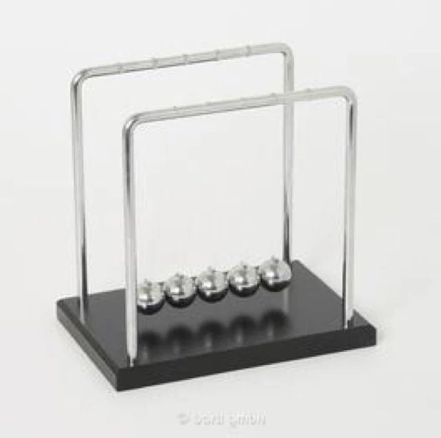 Berceau de Newton / Balance Ball - Socle noir