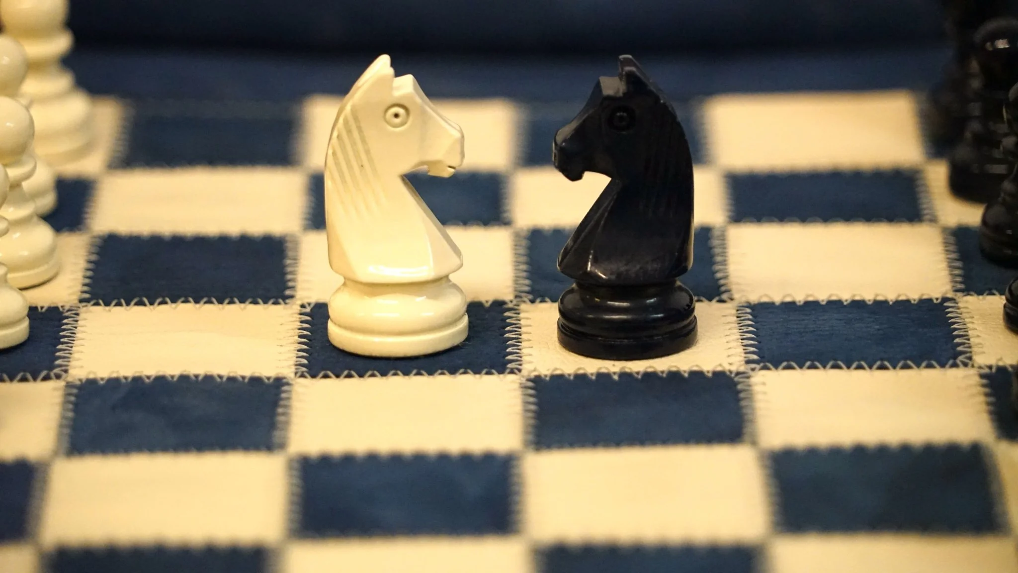 Ensemble jeu d'échecs en cuir - magnétique - Bleu - mélia games - Image 5