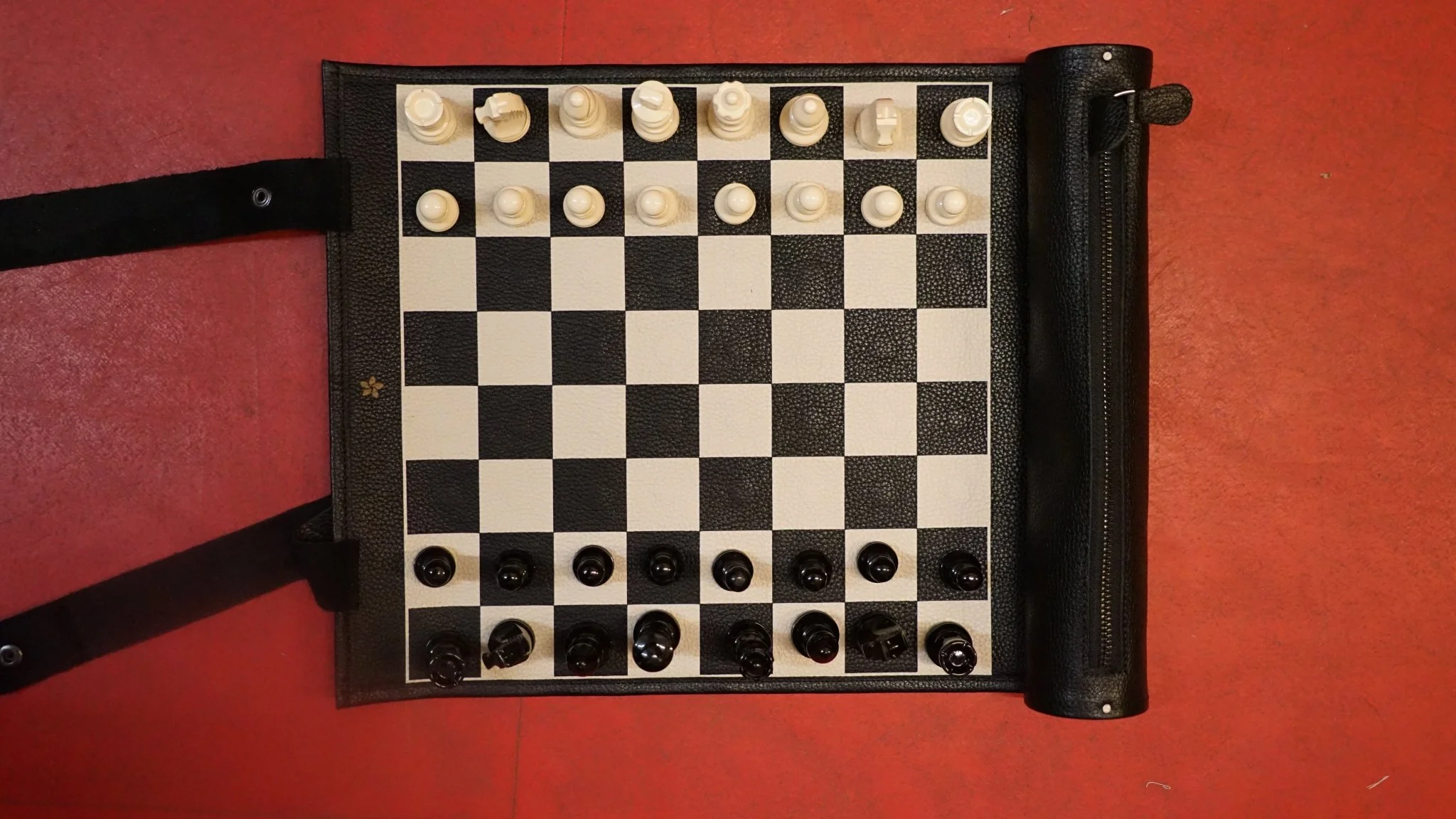 Ensemble jeu d'échecs en cuir - laqué - Noir - mélia games