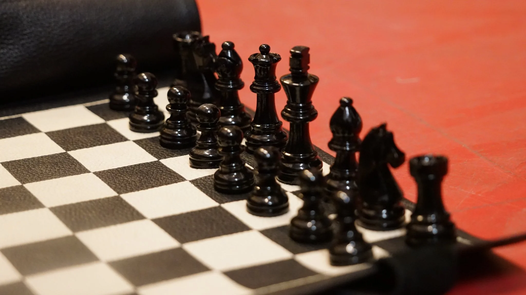 Ensemble jeu d'échecs en cuir - laqué - Noir - mélia games - Image 3