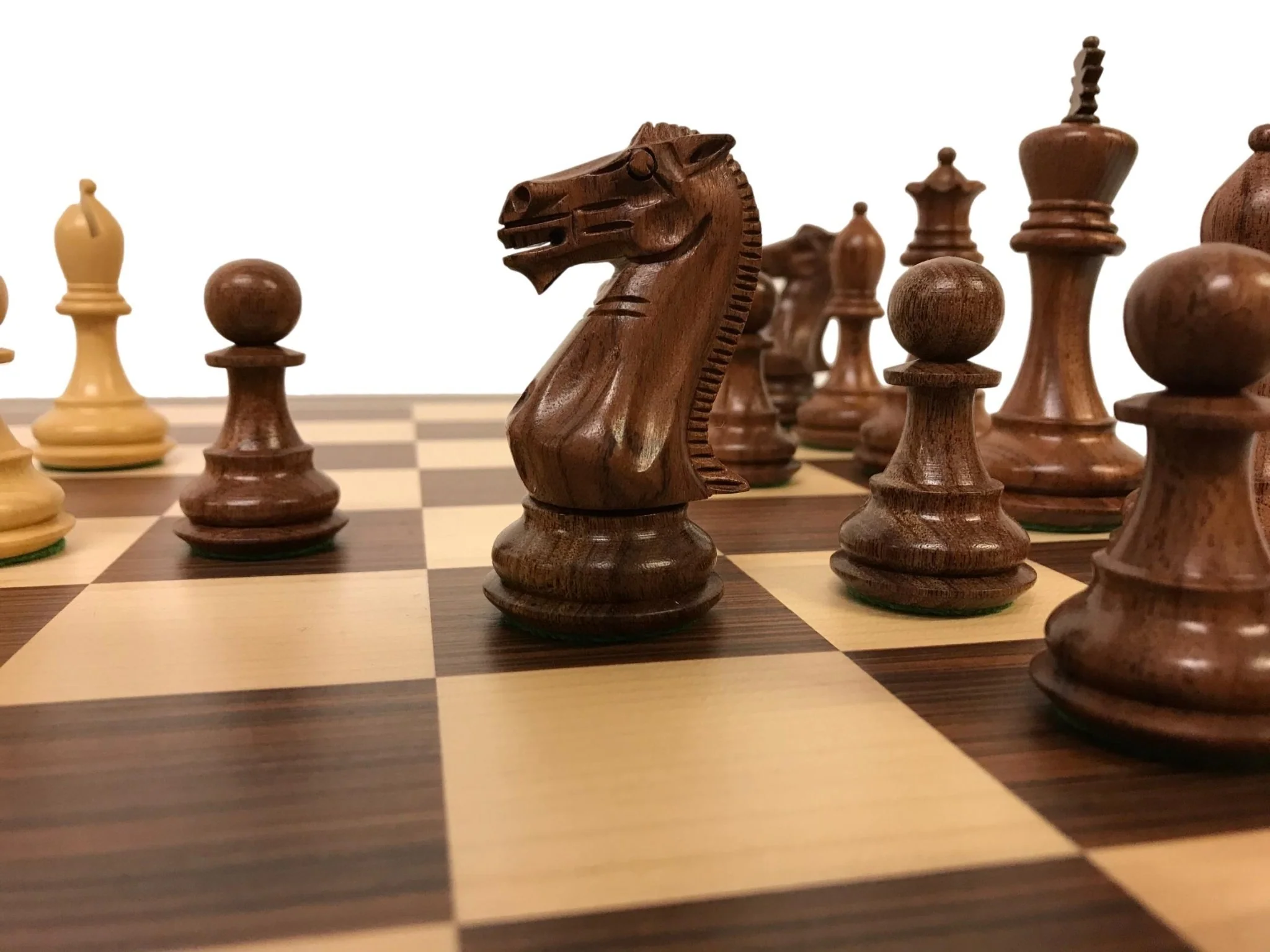 Ensemble jeu d'échecs Ultime en Palissandre Zebré et sycomore - Pièces Palissandre et Buis - Taille 6 - Image 8