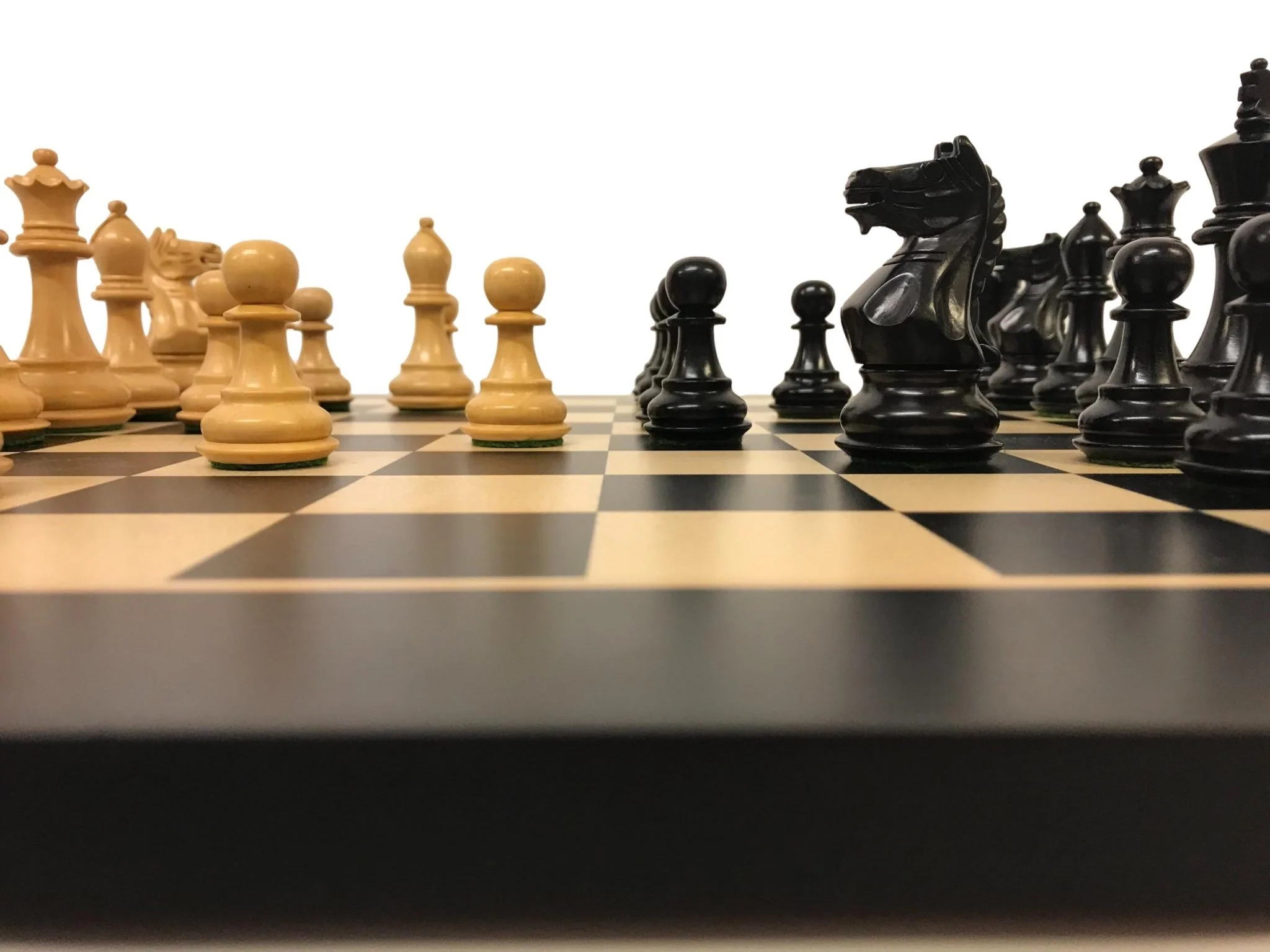 Ensemble jeu d'échecs Suprême en poirier teinté et sycomore - Pièces en Buis teinté - Noir - Image 10