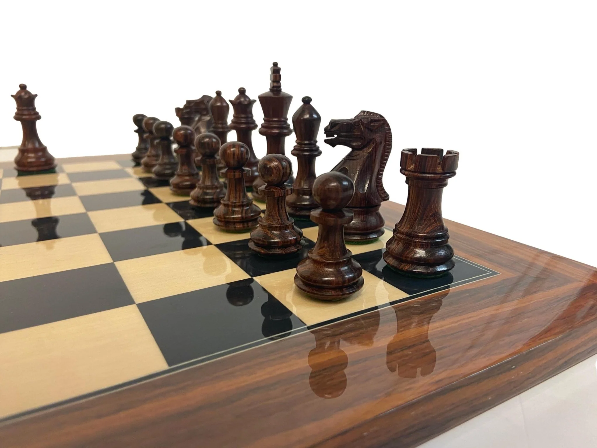 Ensemble jeu d'échecs Ultime en sycomore et poirier teinté - Bords palissandre de Santos - laqué - Pièces en buis et Palissandre - Image 2